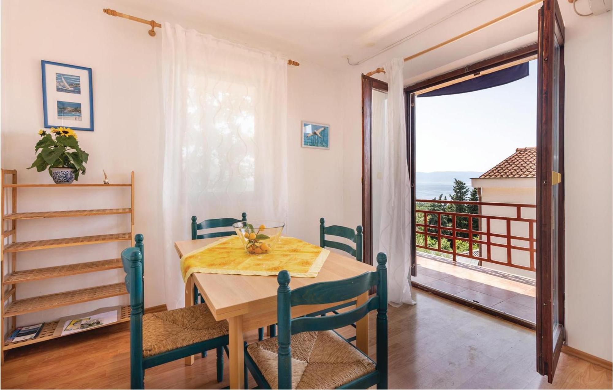 Awesome Apartment In Njivice With Kitchen 외부 사진