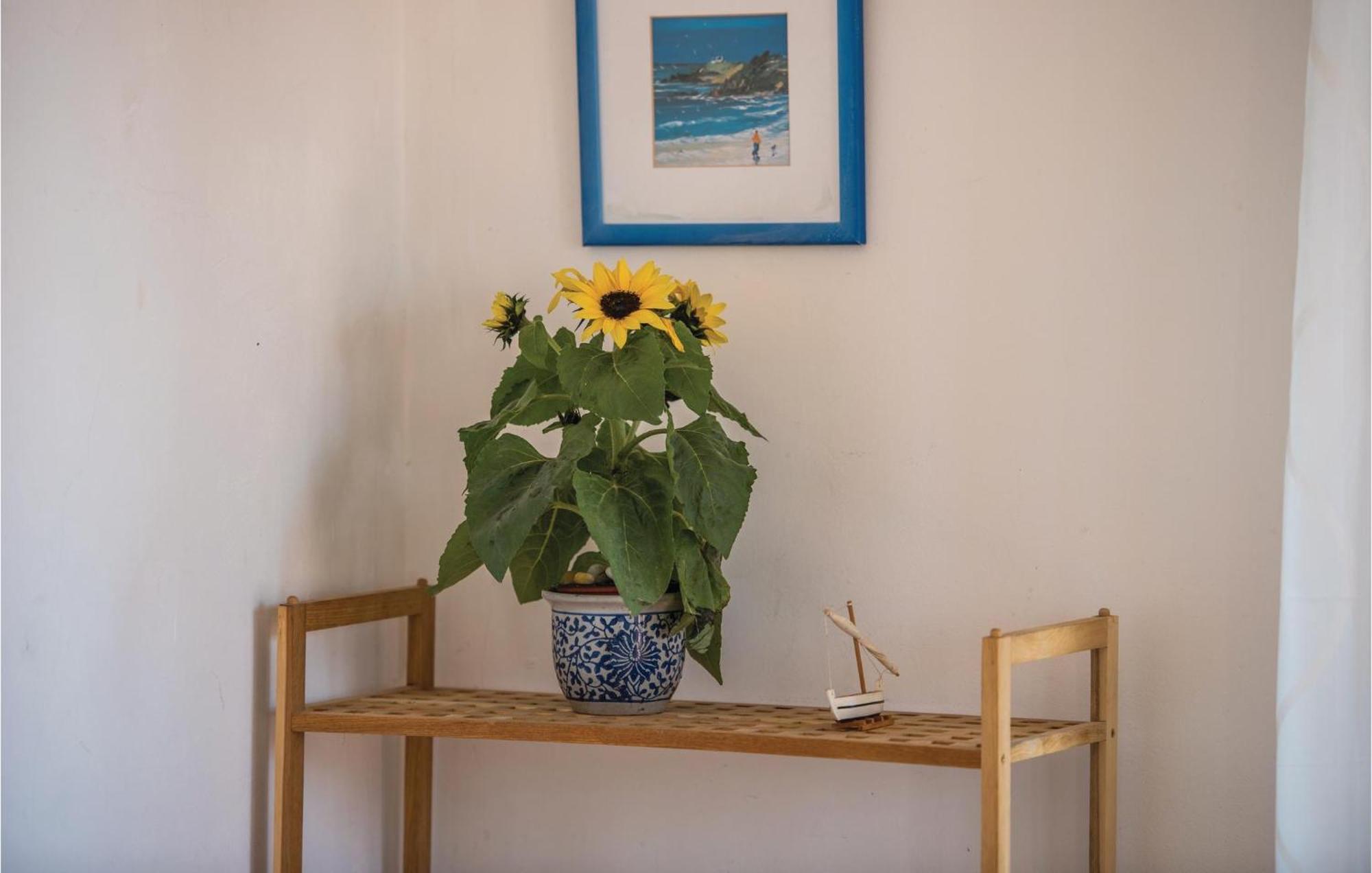 Awesome Apartment In Njivice With Kitchen 외부 사진